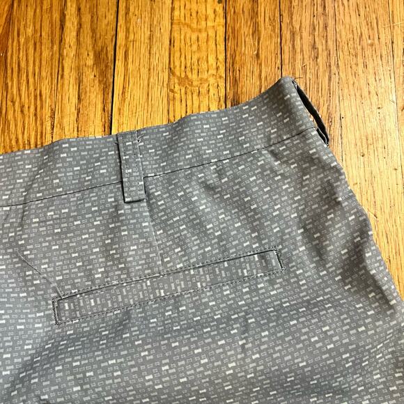 PGA Tour Shorts Mens 38 X9.5 Gray Geometric Performance Golf Chino Polyester - Picture 4 of 10